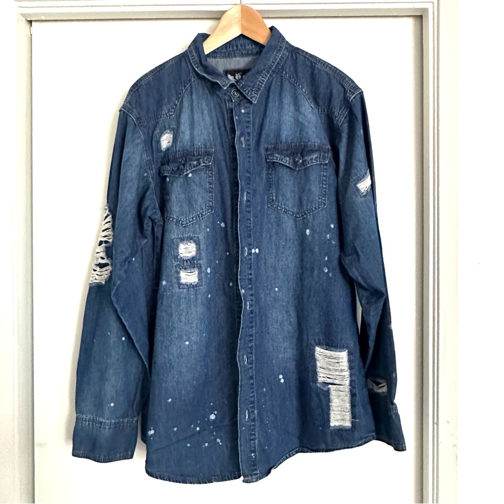 Victorious Men's Long Sleeve Button Up Distressed Denim Shirt